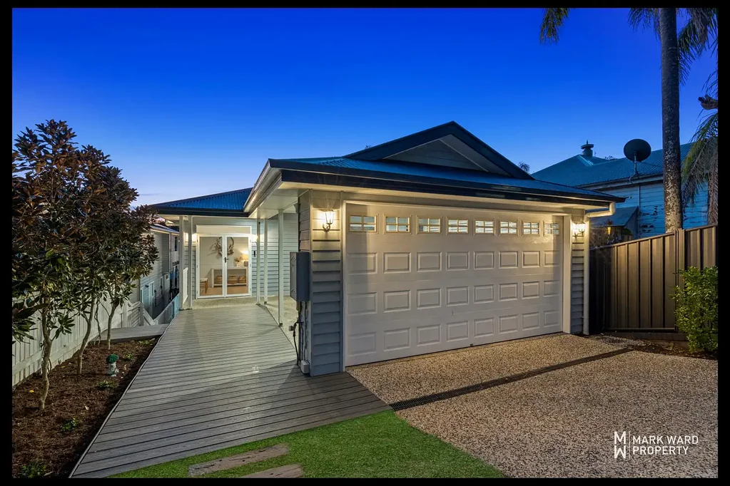 Yeronga 5 Bedroom HAMPTONS LUXURY 5 BEDROOM PLUS STUDY HOME WITH FAMILY FUNCTIONALITY IN A PRESTIGIOUS RIVERSIDE POCKET