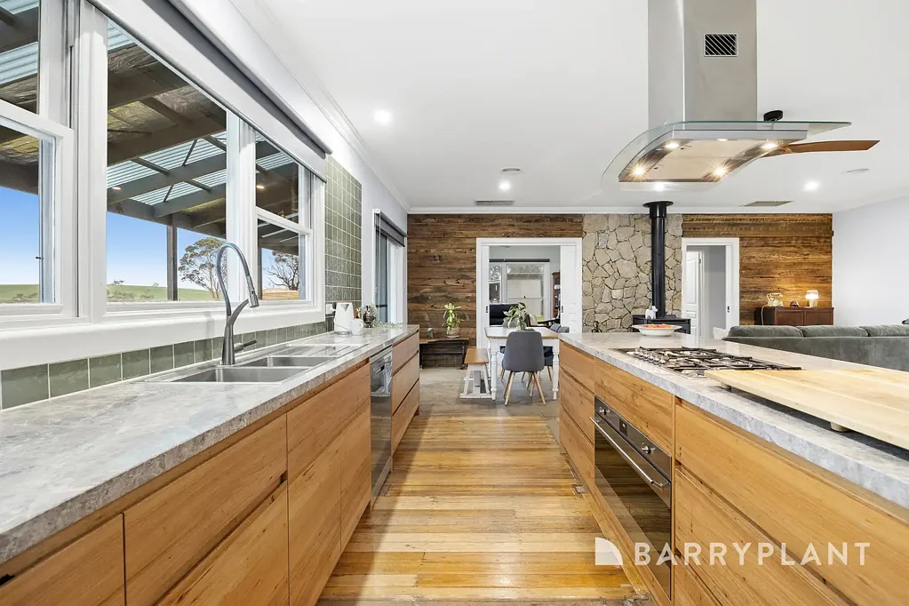 Nyora 4 Slaapkamer Luxury Country Living with Refined Style & Endless Possibilities