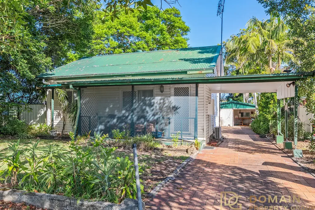 Woy Woy 2ห้องนอน Quaint Cottage on Large R1 Block with Development Potential