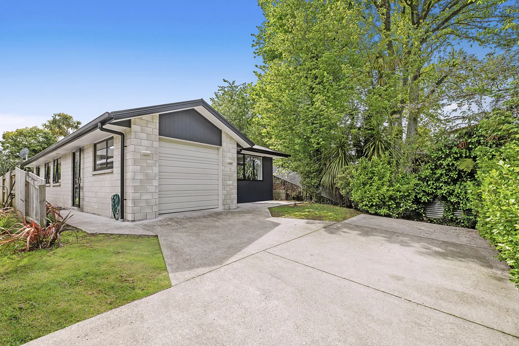 Western Heights 3房  Private, Modern, and Ready for You