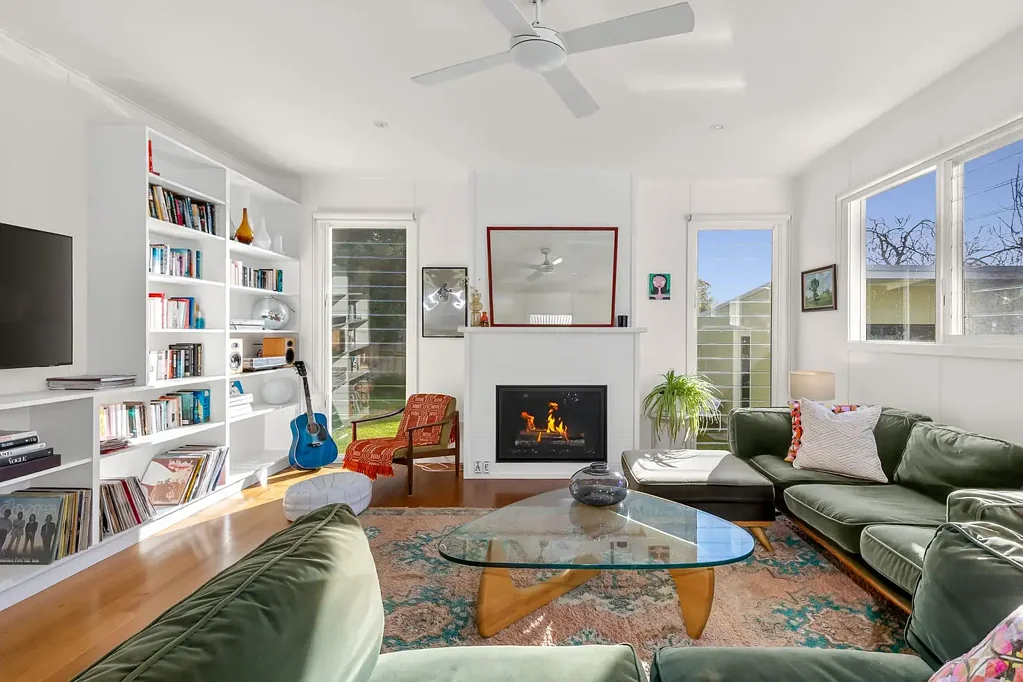 Torquay 4房  Mid-Century Coastal Masterpiece with Ocean Outlooks
