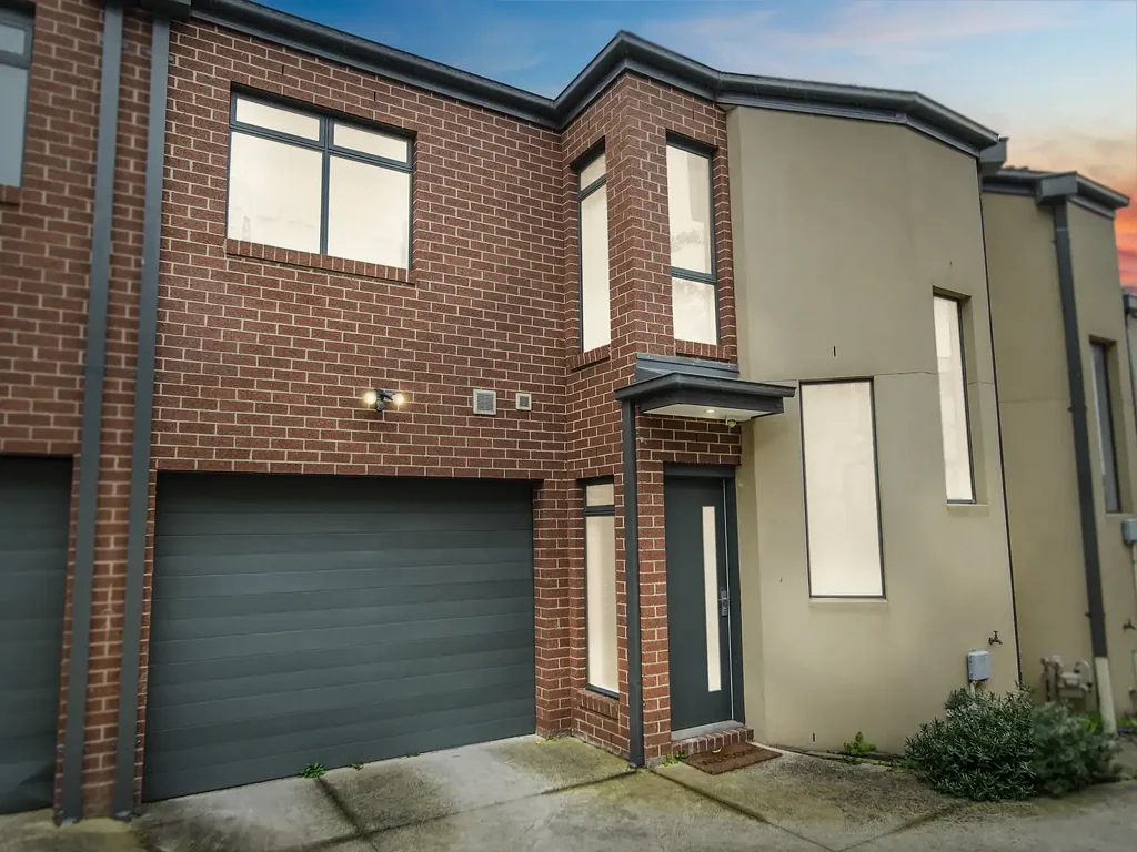 Noble Park 2कमरा Stylish Townhouse Living in the Heart of Noble Park