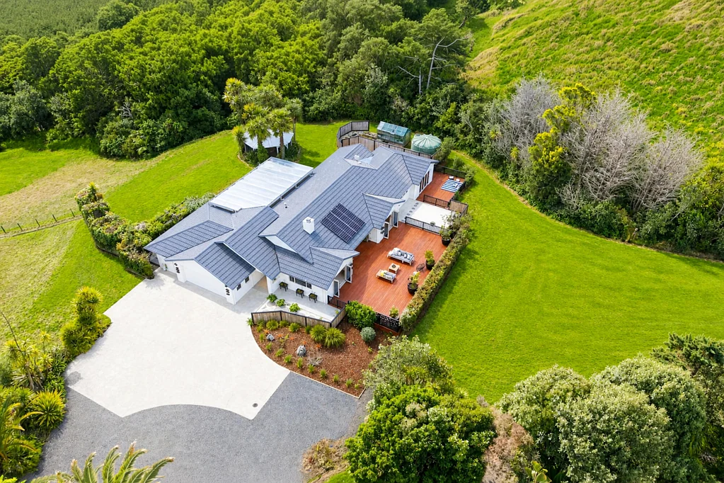 Wainui 4 Slaapkamer Space, Privacy, Lifestyle, and Room to Live