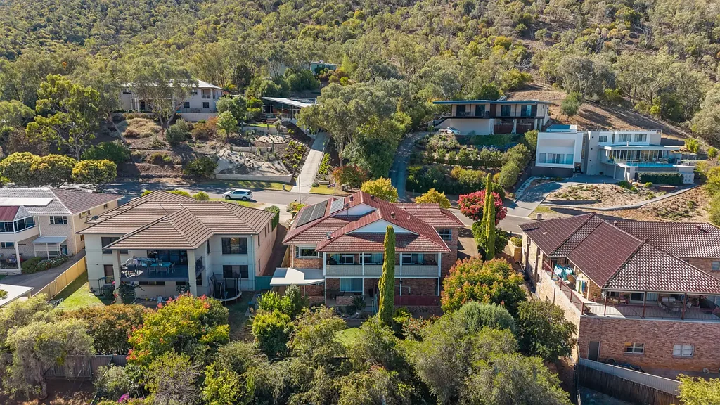 Tamworth 5房  GENEROUS EAST TAMWORTH LIVING WITH THE ULTIMATE WORKSHOP