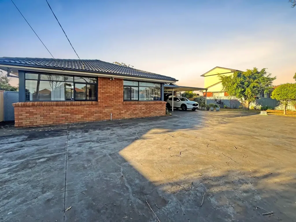 STUNNING FAMILY HOME IN PRIME LOCATION OF CHESTER HILL