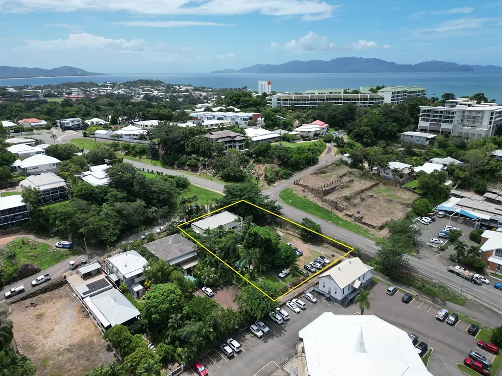 Townsville City 10房  Elevated City Living with Approved Development Potential