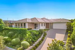 12 SATINWOOD CRES, Kew