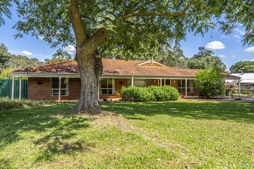 Byford 4房  Over half an acre of space, privacy & lifestyle