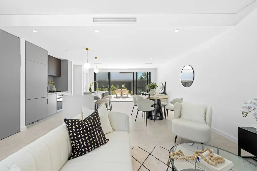 Eastwood 3Kwarto High End Townhouse in Prestigious New Complex