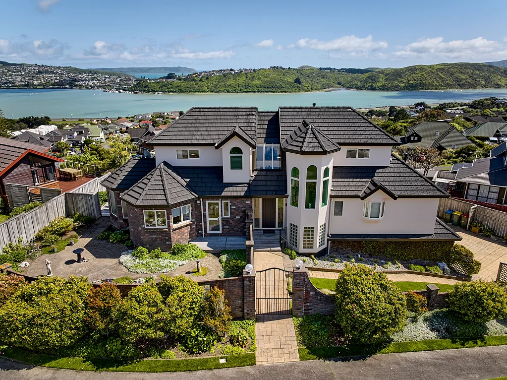 4 Tombane Terrace, Papakowhai, Wellington