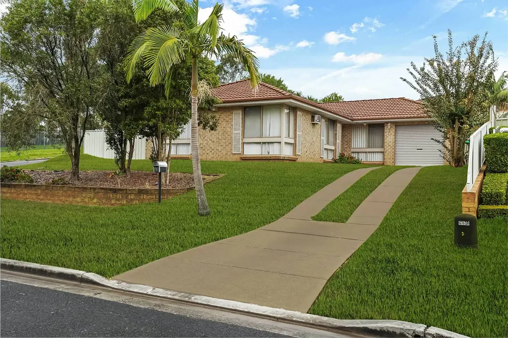 1 Colorado Street, Kearns, NSW 2558