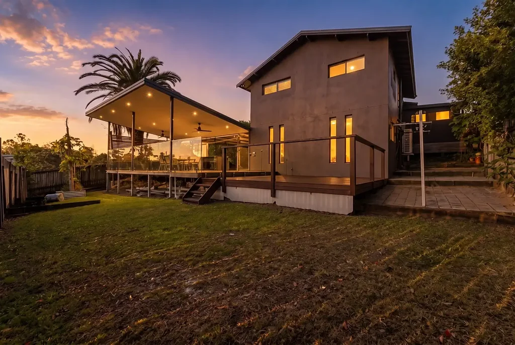Ashmore 4બેડરૂમ Split-Level Luxury | Two Master Suites & $1,400PW Holding Income