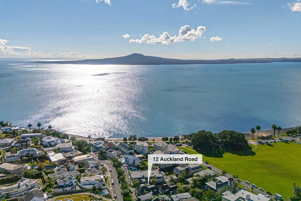 Saint Heliers 4 Bedroom Executive Beachside Living, Remastered