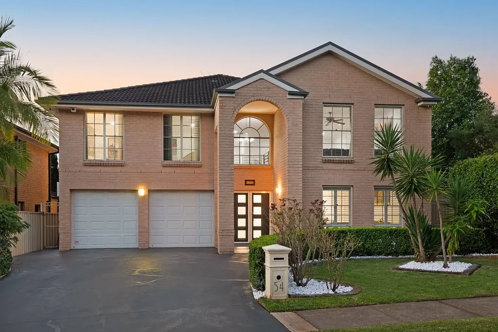 Glenwood 5房  现场拍卖 7月5日星期日 下午12:00  AUCTION ON-SITE Sunday 5th July 12:00pm