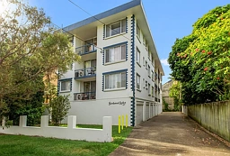 3/12 Birdwood Street, Coorparoo
