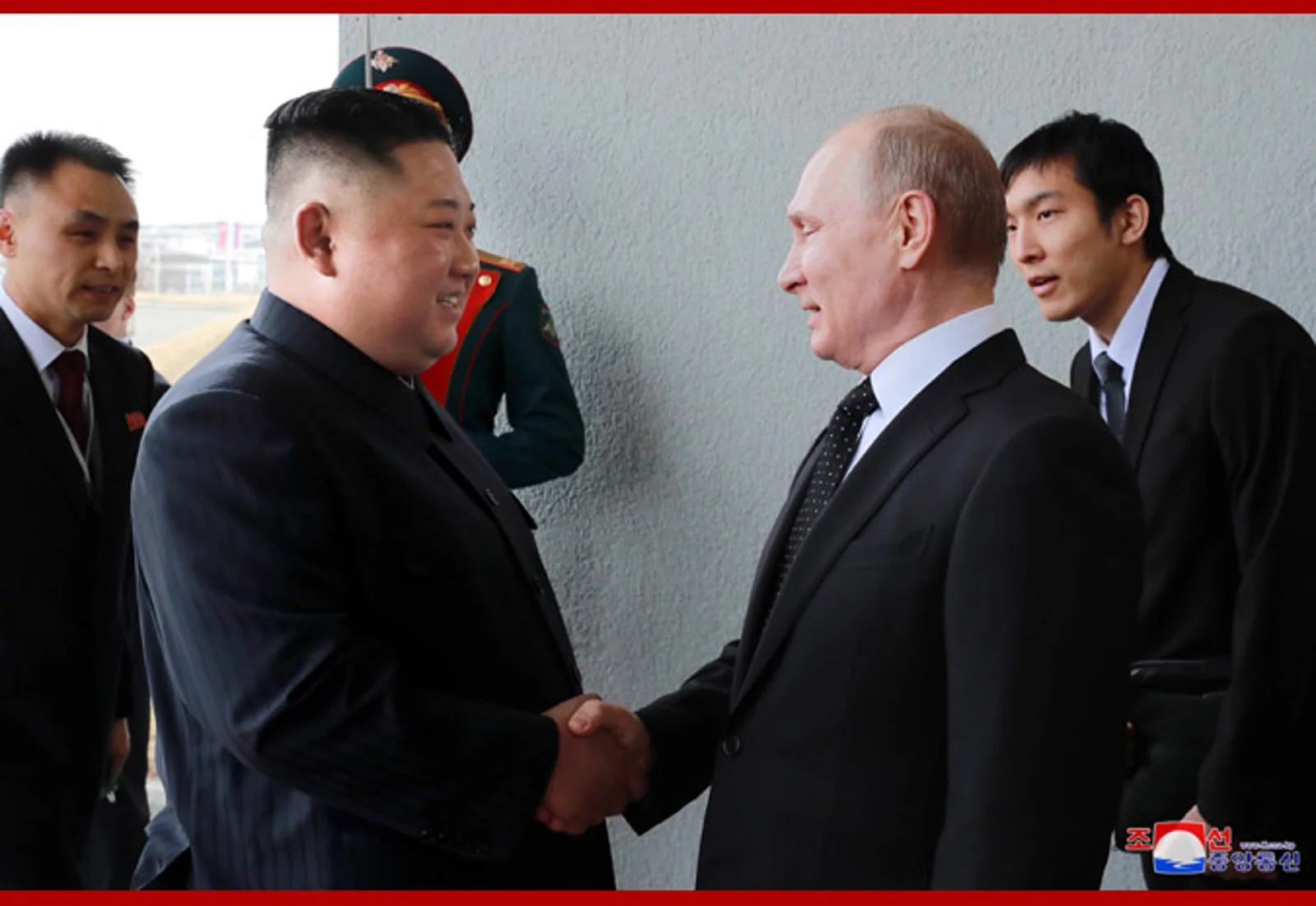 金正恩向普京致贺电 祝贺俄卫国战争胜利75周年