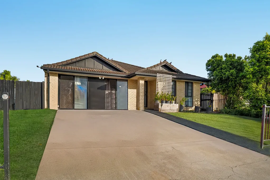 7 Lake Kurwongbah Court, Logan Reserve, QLD 4133