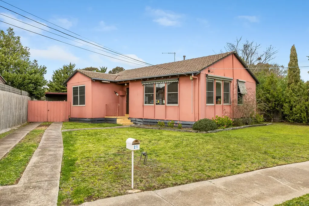 Werribee 3 Bedroom Big Block, Big Potential