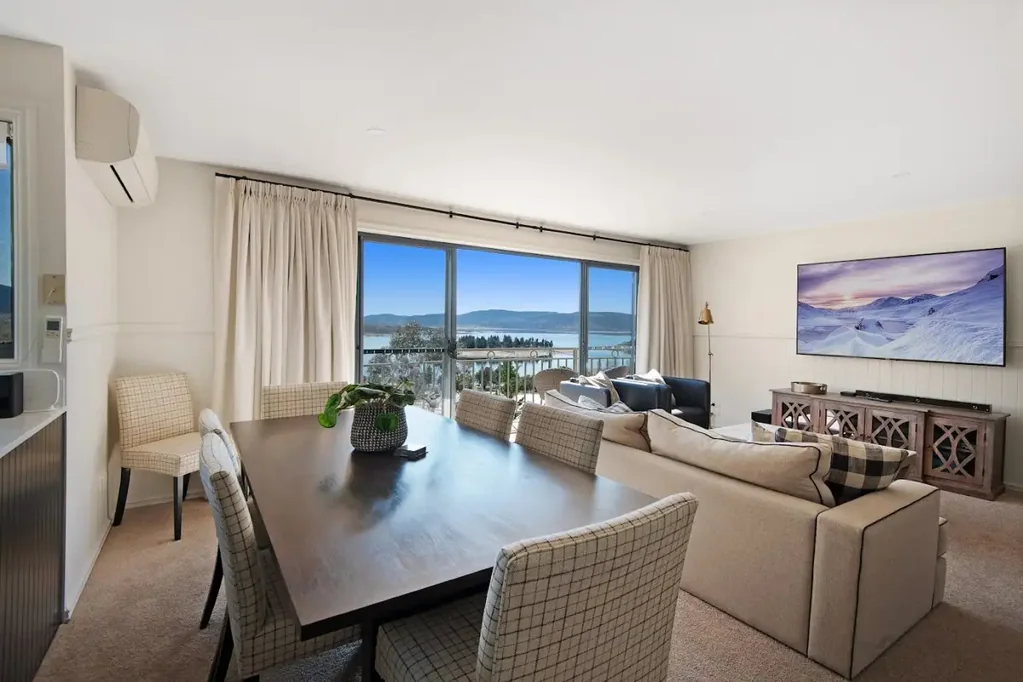 Northern Aspect Townhouse Available for Summer!