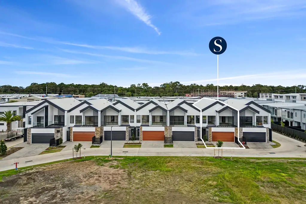Hope Island 4 Bedroom "Exclusive Waterside Living: Brand New Boutique  4 Bedroom Townhome in the Heart of Hope Island!"