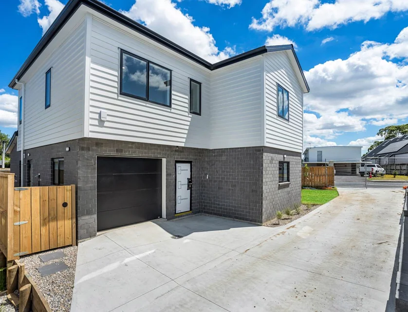 16A & 16B Olive Crescent, Papatoetoe, Manukau City, 5 Bedrooms, 3 Bathrooms, Townhouse