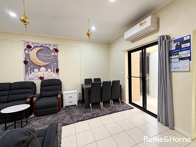 लिविंग रूम - 8b Kingdom Court, Roxburgh Park, VIC 3064