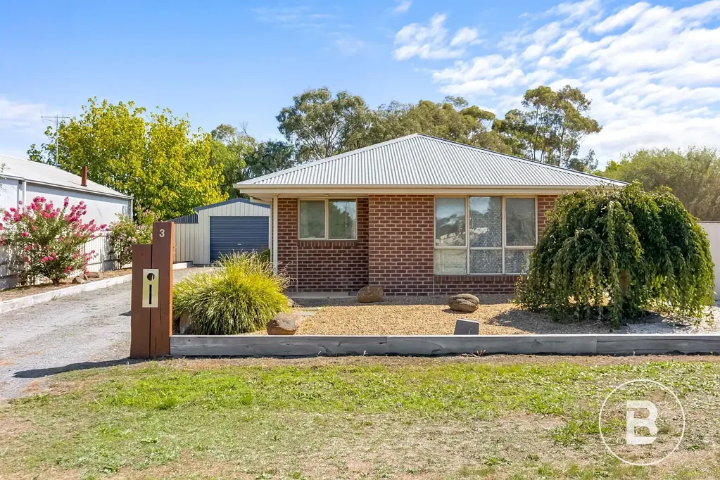 Ararat 2房  QUALITY BRICK HOME WITH SPACIOUS YARD