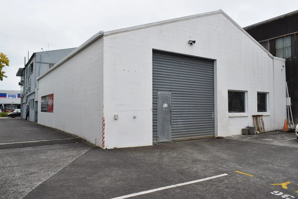 Otahuhu  Great South Rd Warehouse 200m2
