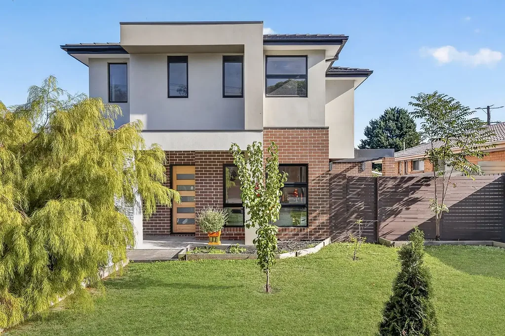 Dandenong 2Kwarto The Brief: Stunning Double-Storey Townhouse — Space, Style and Location All in One