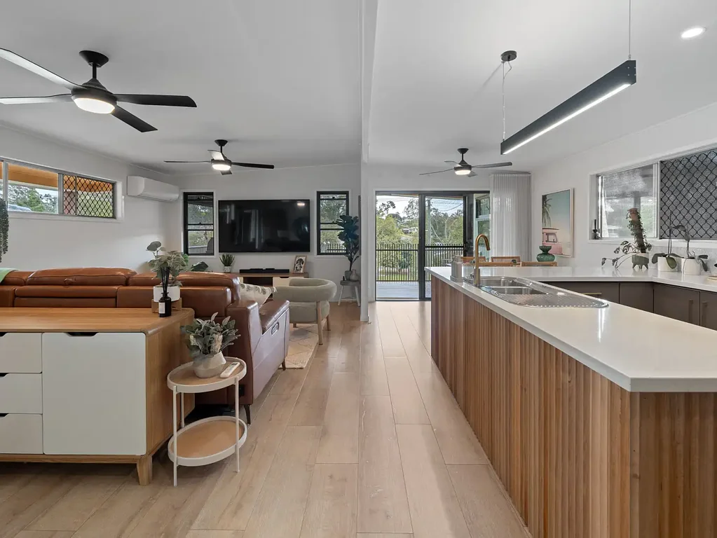 Arana Hills 4 Slaapkamer Renovated Parkside Sanctuary