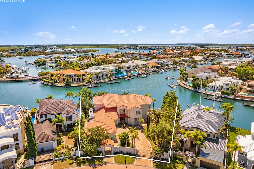 Paradise Point 6 Bedroom SCARCE NORTH FACING DOUBLE BLOCK ON SOVEREIGN - PAY FOR THE LAND GET THE HOUSE FREE?!