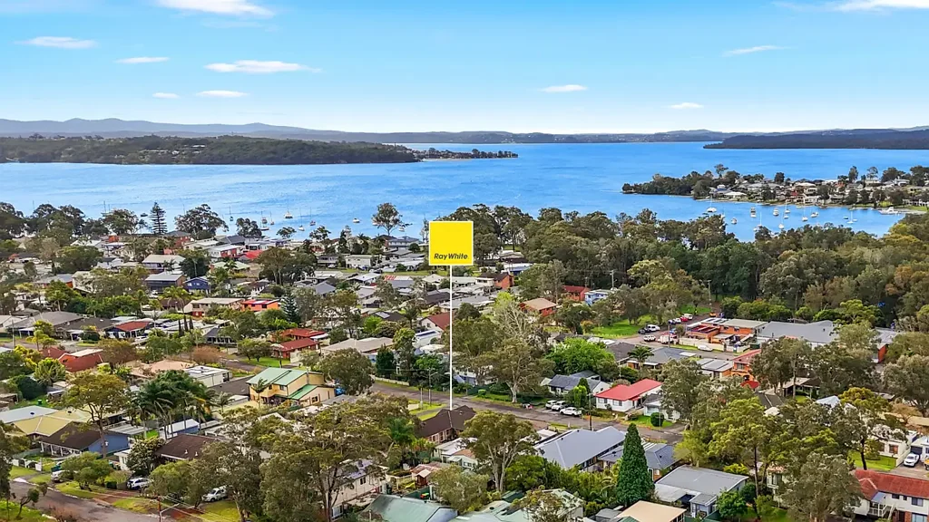51 Warrina Avenue, Summerland Point, NSW 2259