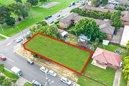 2 Parkes Avenue, Werrington