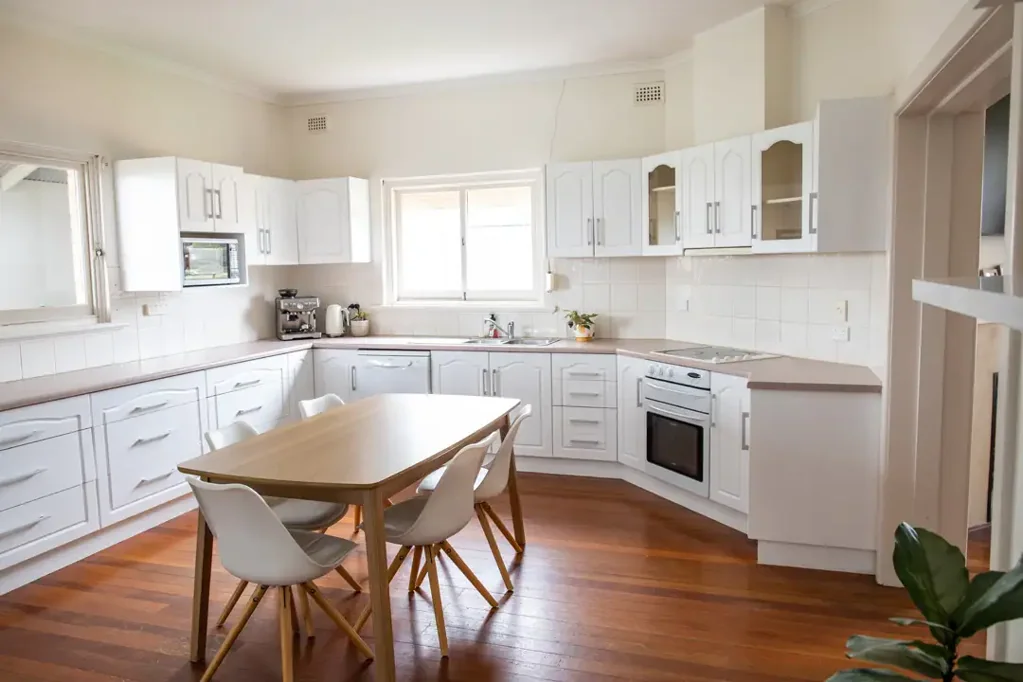 Cleve 3ਬੈੱਡਰੂਮ Tick for LOCATION. Tick for SOLID BRICK. Tick for LARGE SHED.