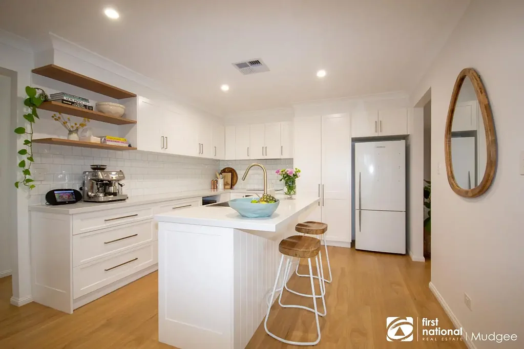 FRESHLY RENOVATED HOME IN A CONVENIENT SOUTH MUDGEE LOCATION