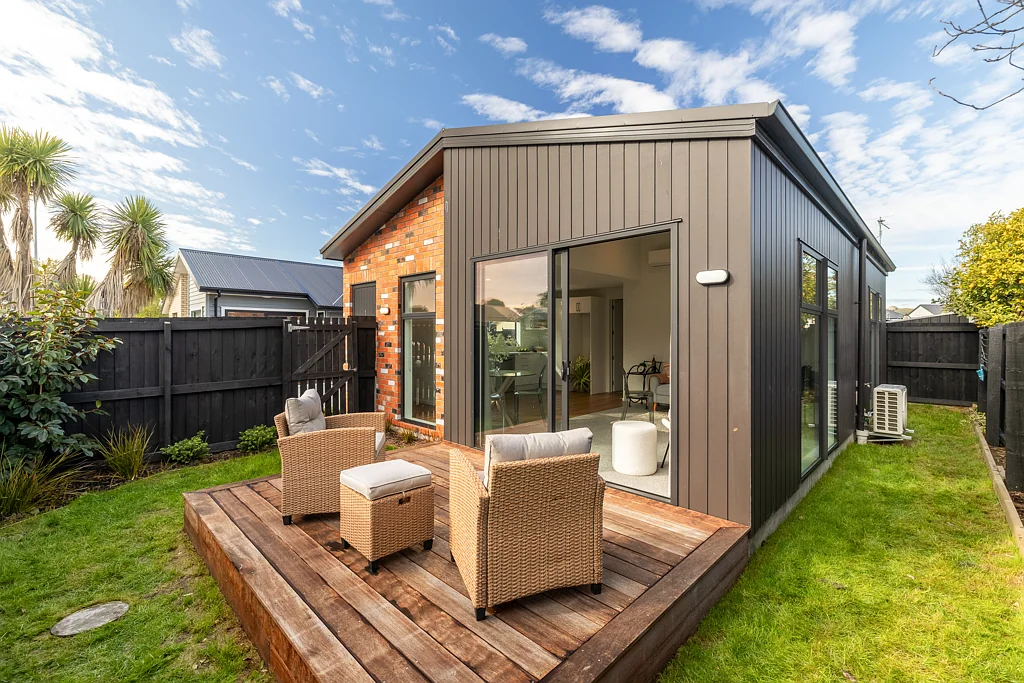 Linwood 1Kwarto Freehold Comfort, Built 2024!