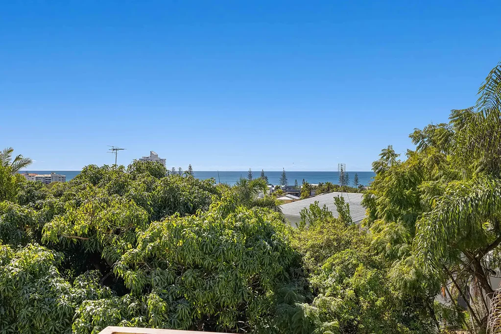 Alexandra Headland 3 Bedroom Prime 642m² Beachside Opportunity in Alexandra Headland!