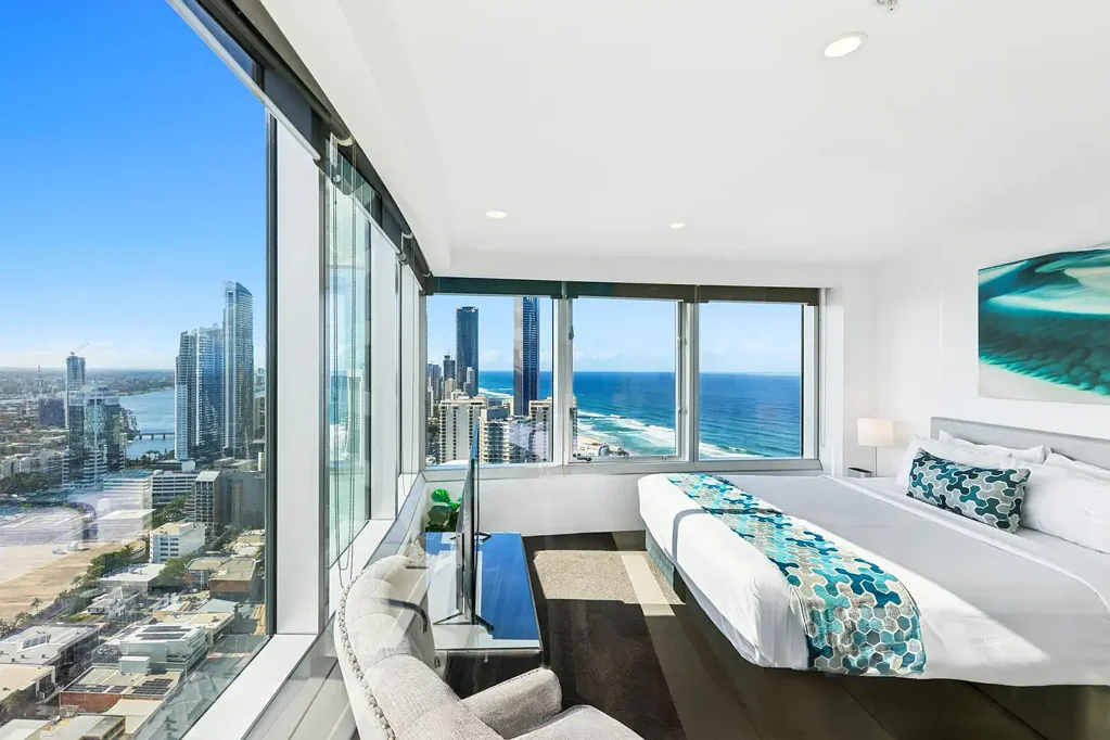 Surfers Paradise 2房  Motivated Seller. Has bought elsewhere.
