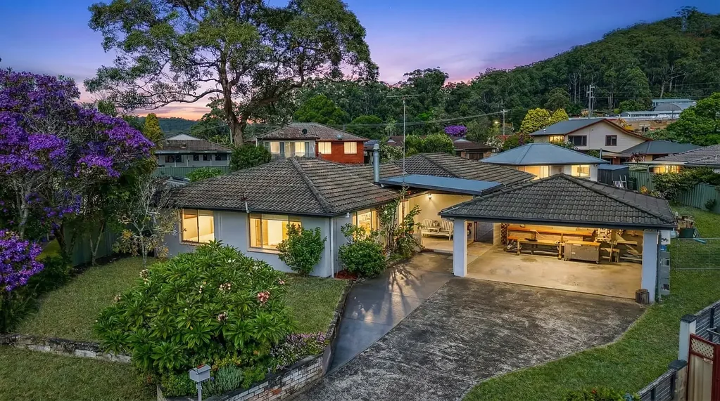 Narara 5房  The Complete Family Package — Residence, Pool, Studio & 1,040sqm block
