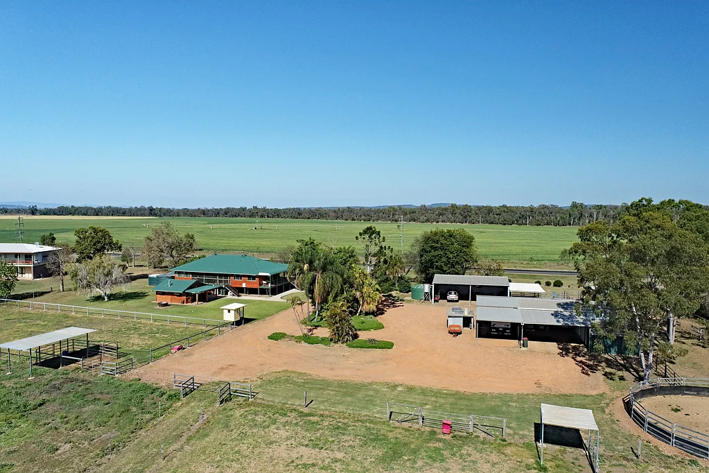 'Small Akers' 43298 Burnett Highway, Jambin, QLD 4702
