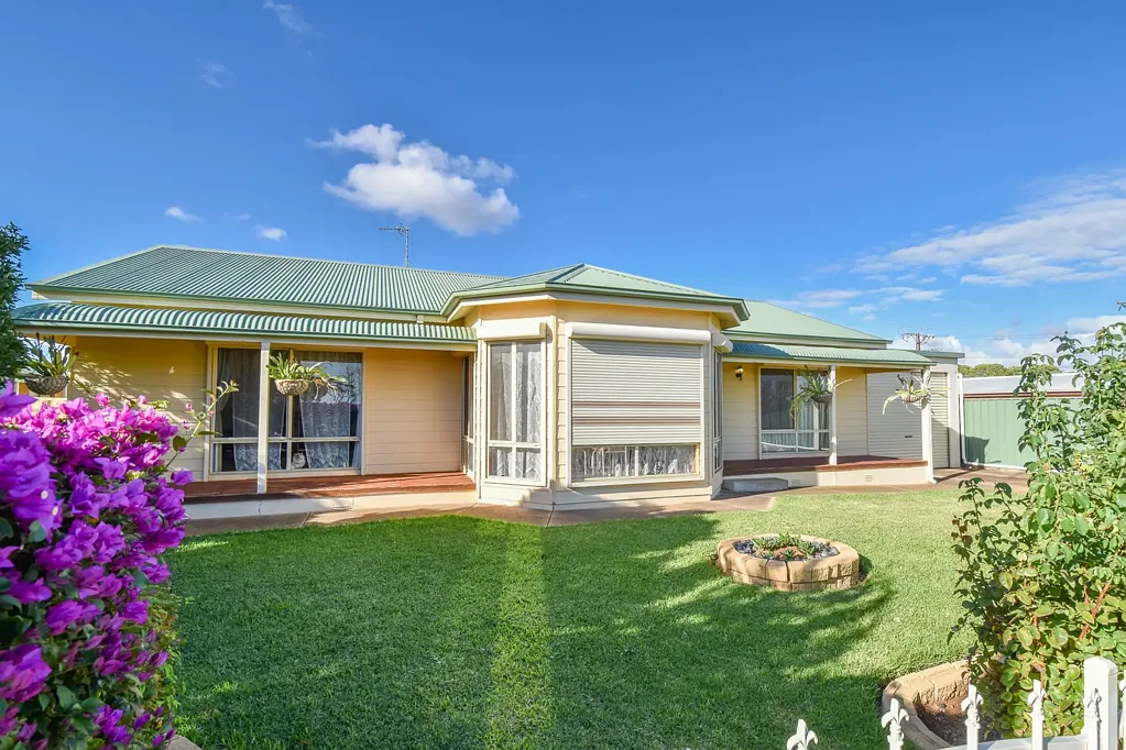 Crystal Brook 3 Bedroom Easy Living in Crystal Brook