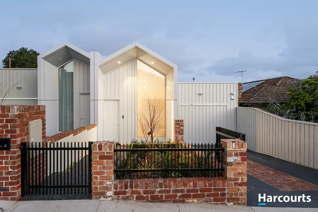 Reservoir 4房 建筑影响力。精致设计。独一无二的家园。 Architectural Impact. Refined Design. A Home Unlike Any Other.