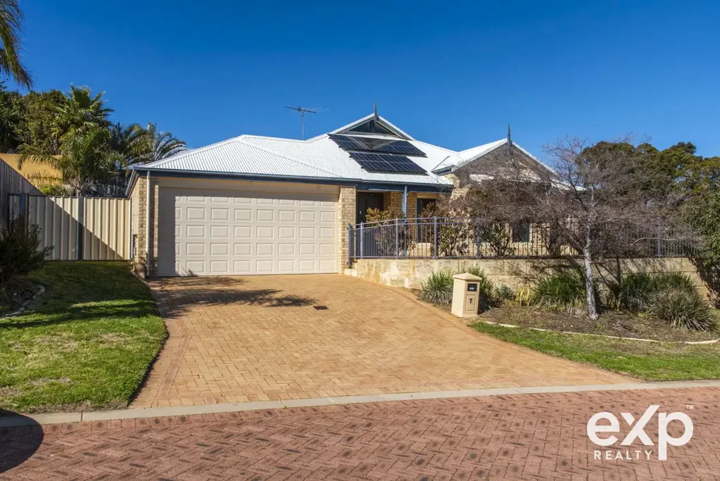 7 Zinnia Lane, Halls Head, WA 6210