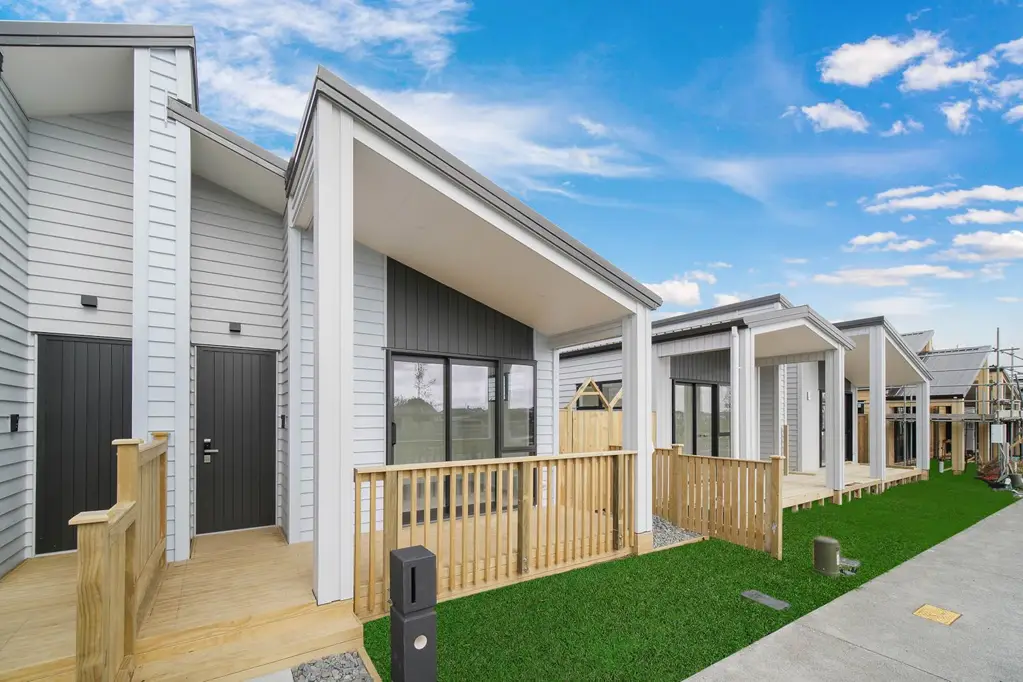 Karaka 3Moenga Master Builder Guarantee & Double Carpark