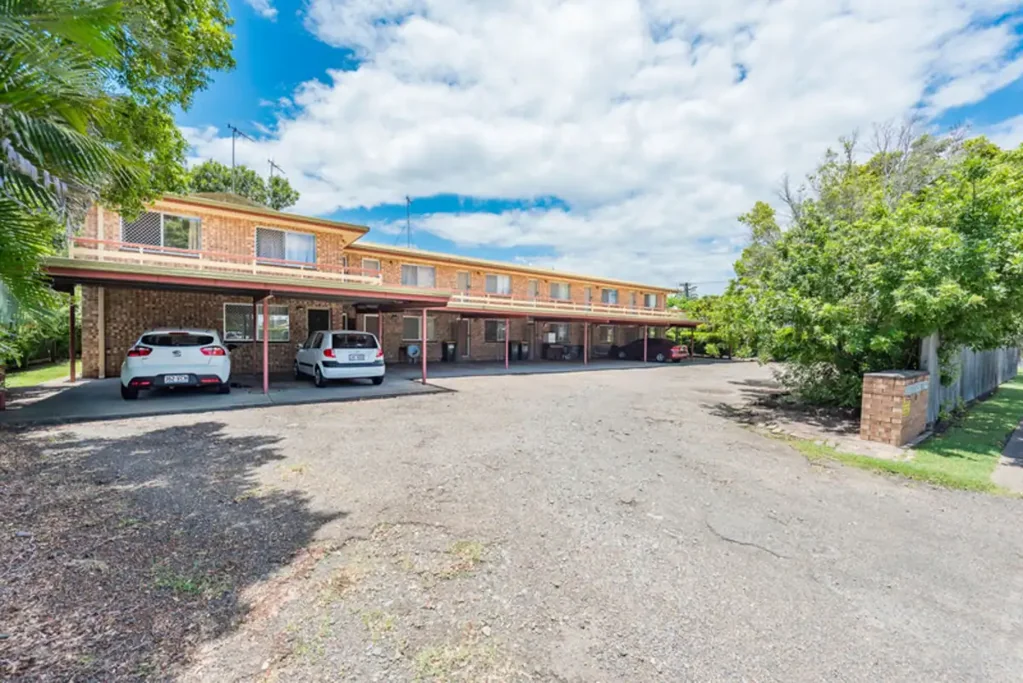 SPACIOUS & LOW-MAINTENANCE UNIT IN A CONVENIENT LOCATION