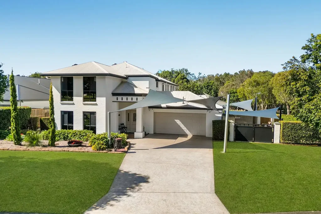 Coomera 5 Bedroom Elegant Family Retreat in the Heart of Prestigious Coomera Waters