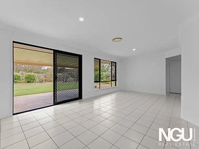 13 Titmarsh Circuit, Fernvale, QLD 4306, 3 phòng ngủ, 2 phòng tắm, House