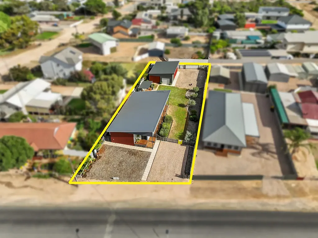 Moonta Bay 3房  Modern quality home located between Coast Road and the beach