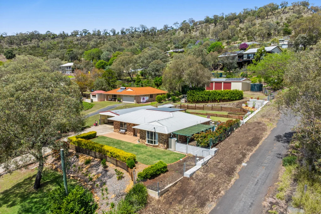33 Emmanulla Drive, Kingsthorpe, QLD 4400