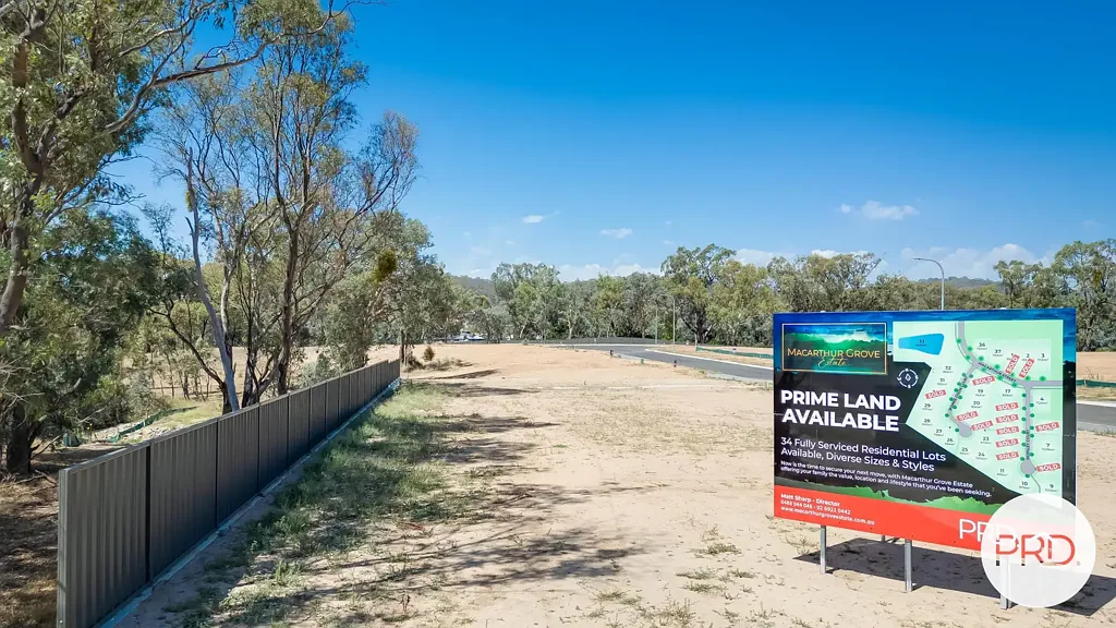 Lavington  MACARTHUR GROVE ESTATE
